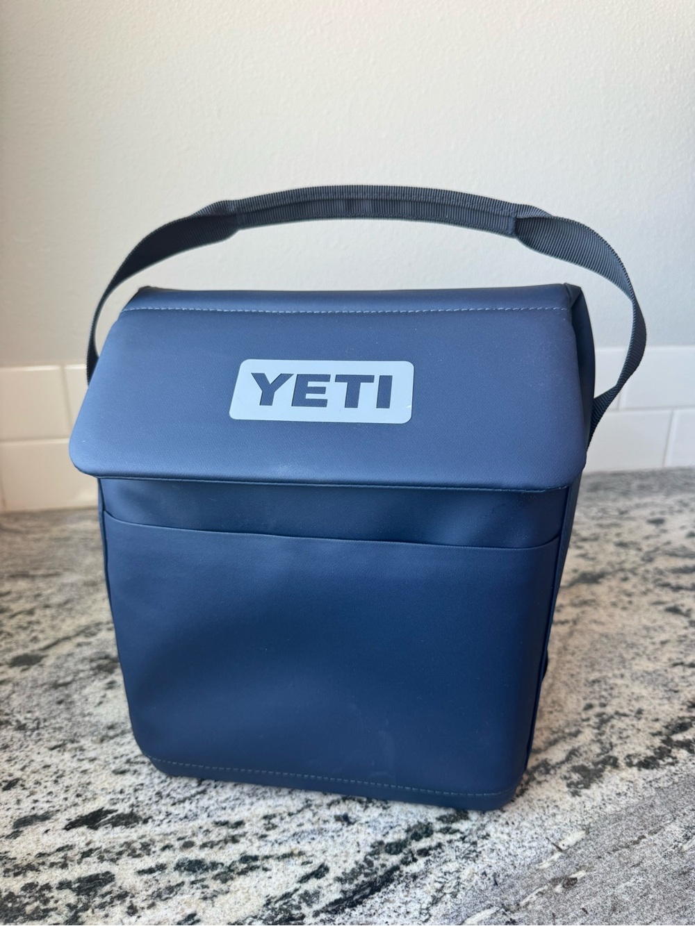YETI Daytrip 6L Lunch Bag. EUC.